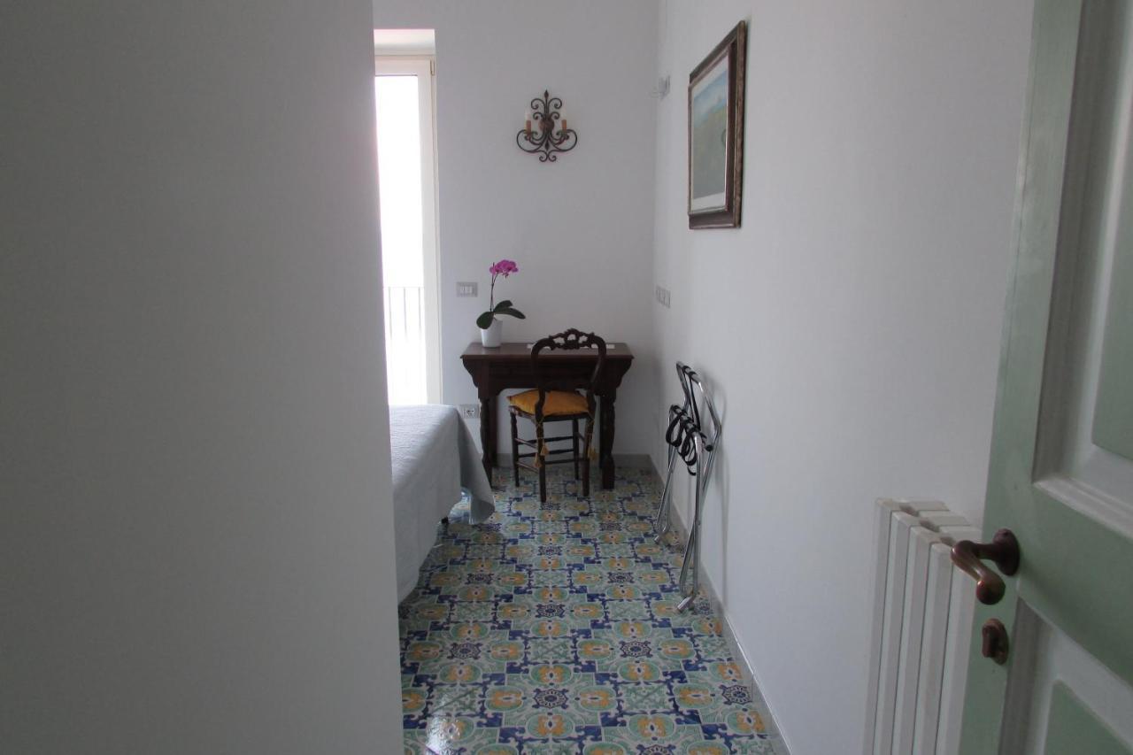 Domus Claudia Hotel Atrani Bagian luar foto