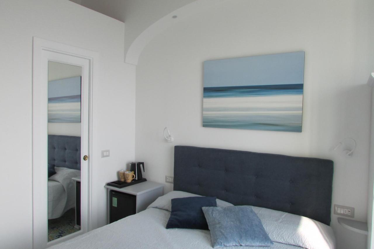 Domus Claudia Hotel Atrani Bagian luar foto