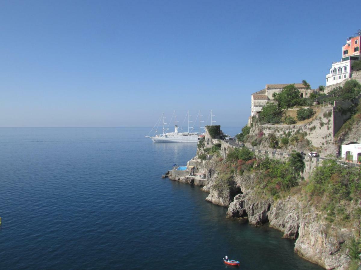 Domus Claudia Hotel Atrani Bagian luar foto