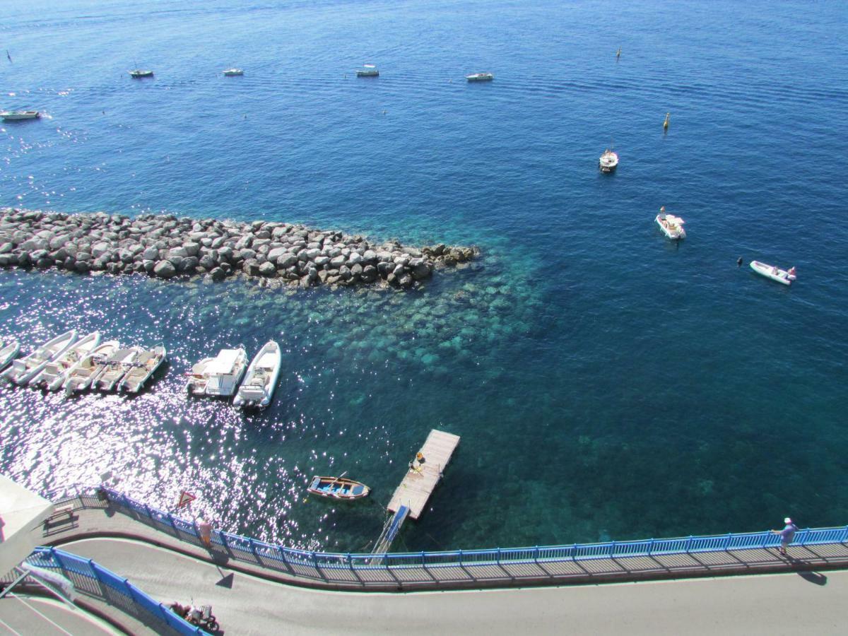 Domus Claudia Hotel Atrani Bagian luar foto