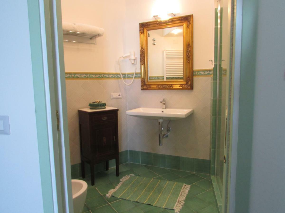 Domus Claudia Hotel Atrani Bagian luar foto